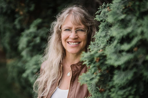 Karen Knight Headshot